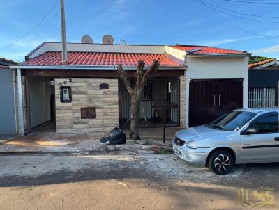 Casa para Venda, em Santa Cruz do Rio Pardo, bairro Madre Carmen, 2 dormit�rios, 1 banheiro, 2 su�tes